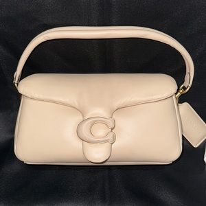 Coach Pillow Tabby 26 Ivory/beige